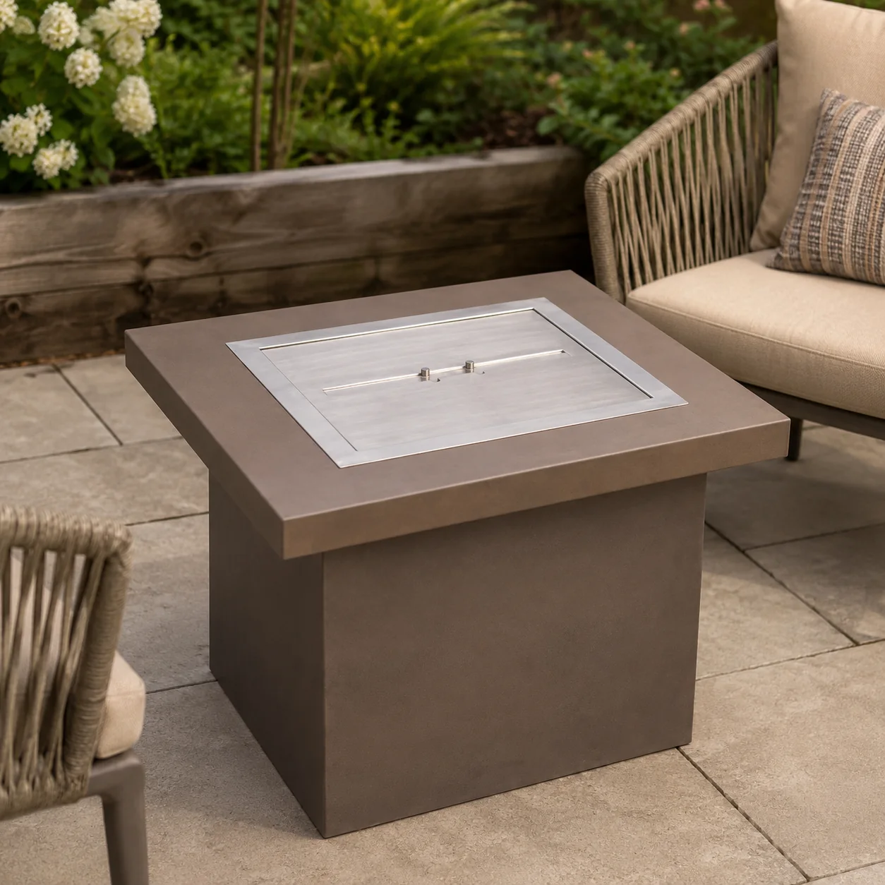 Square outdoor bioethanol fire pit in porcelain